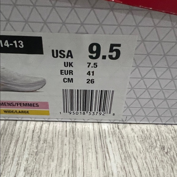 Saucony Endorphin Shift 3 White Athletic Sneakers 9W - Picture 6 of 7